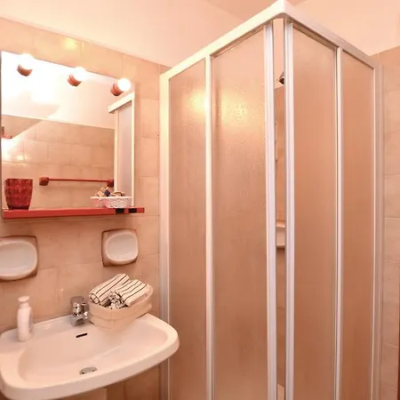 Lc V Apartament *